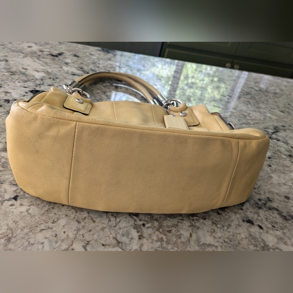 COACH YELLOW 💛 SATCHEL LEATHER SHOULDER BAG - Picture 13 of 16